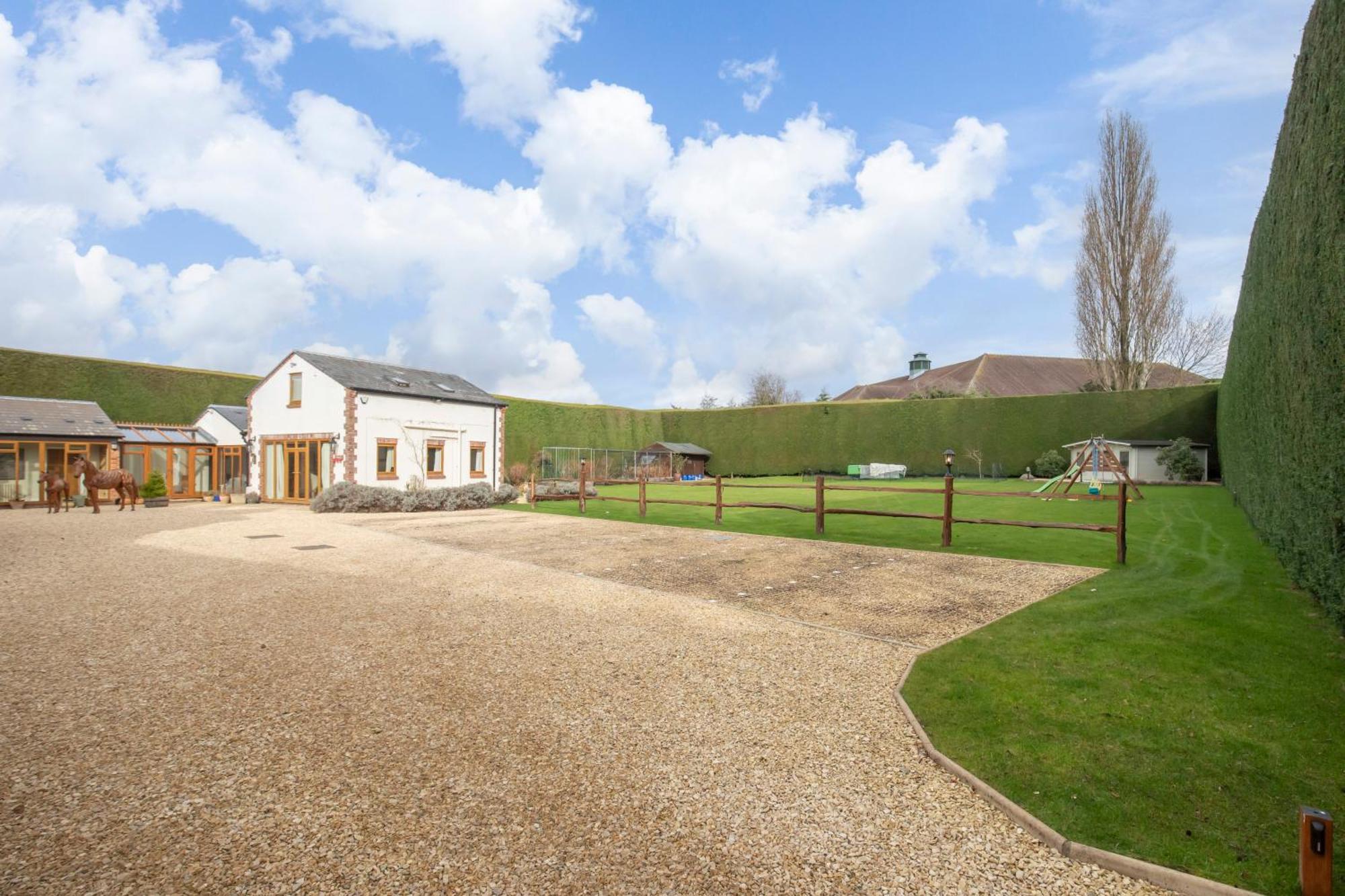 Stable Lodge - Boutique Bed & Breakfast Shurdington Екстер'єр фото