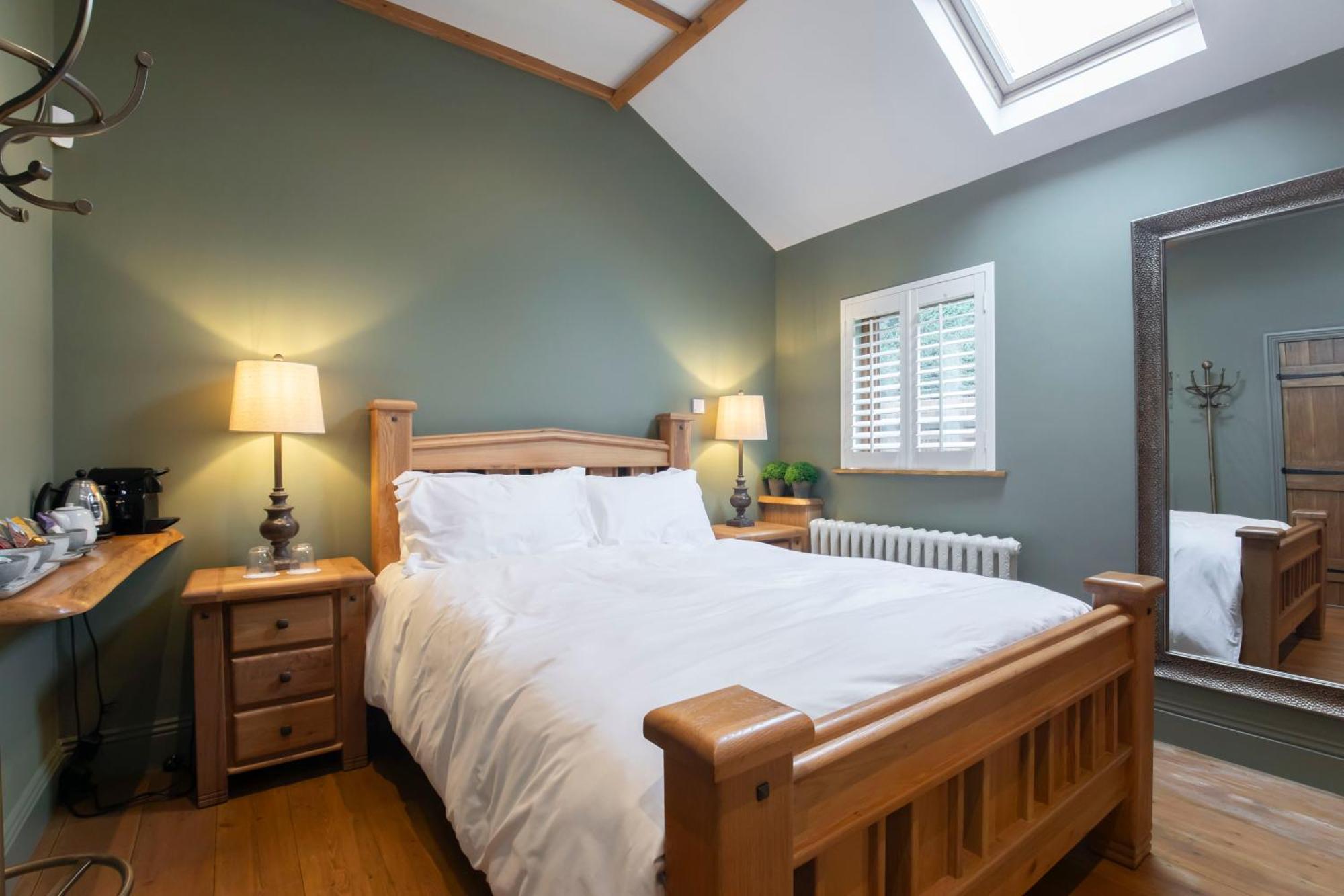 Stable Lodge - Boutique Bed & Breakfast Shurdington Екстер'єр фото