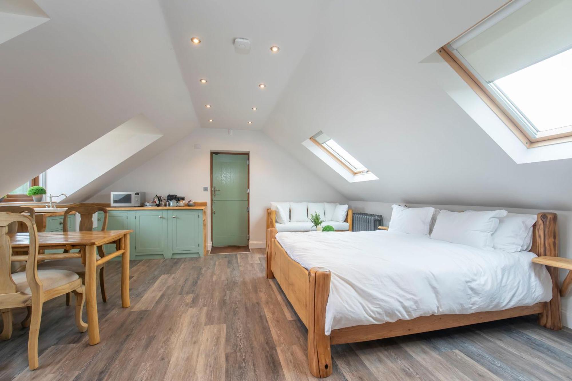 Stable Lodge - Boutique Bed & Breakfast Shurdington Екстер'єр фото